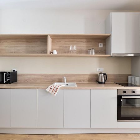 Harmonia Minimal Apartments Thessaloniki Buitenkant foto
